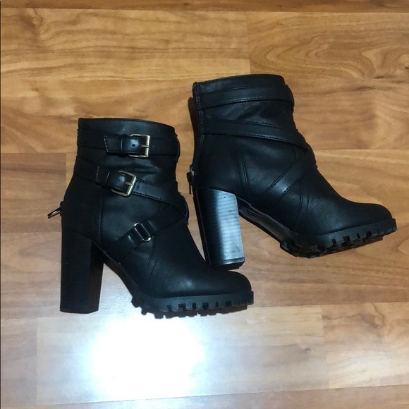 Black block heel ankle boots - Picture 6 of 6